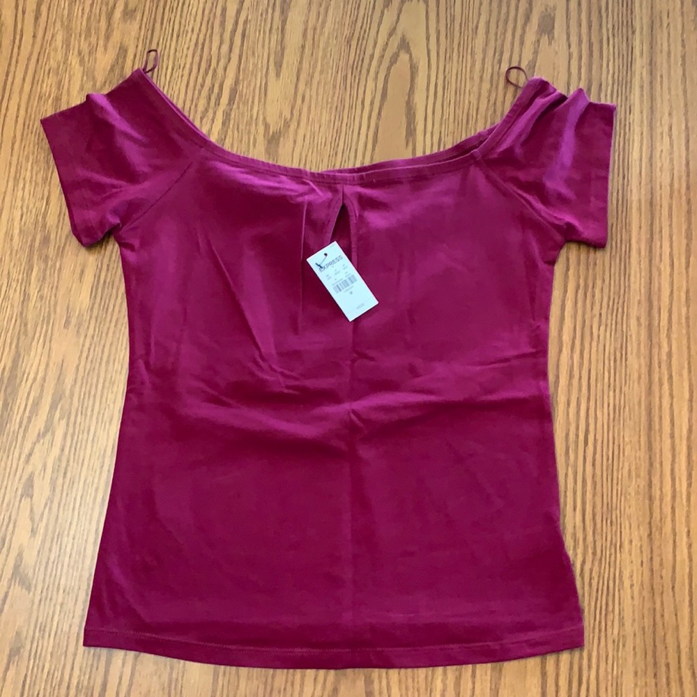 Express Shirt with key hole